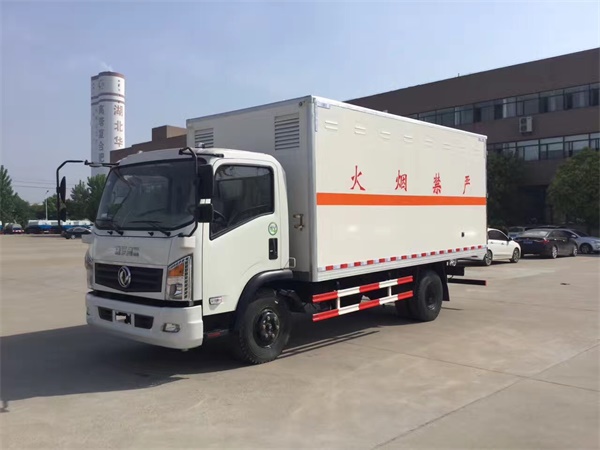 東風(fēng)錫柴5米2易燃氣體廂式運輸車
